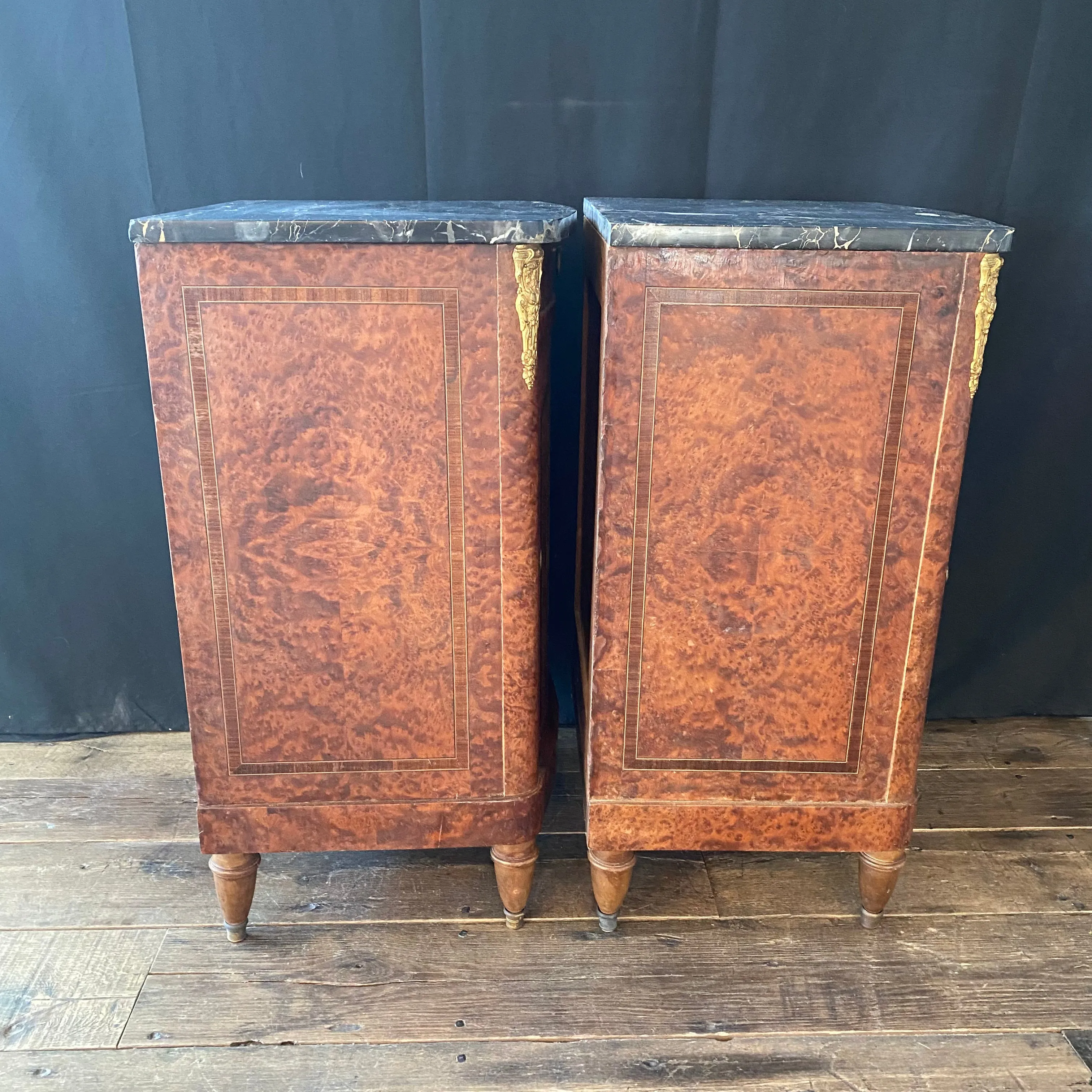 French Antique Pair of Marble Top Burlwood Inlaid Nightstands or Side Tables with Figural Marquetry