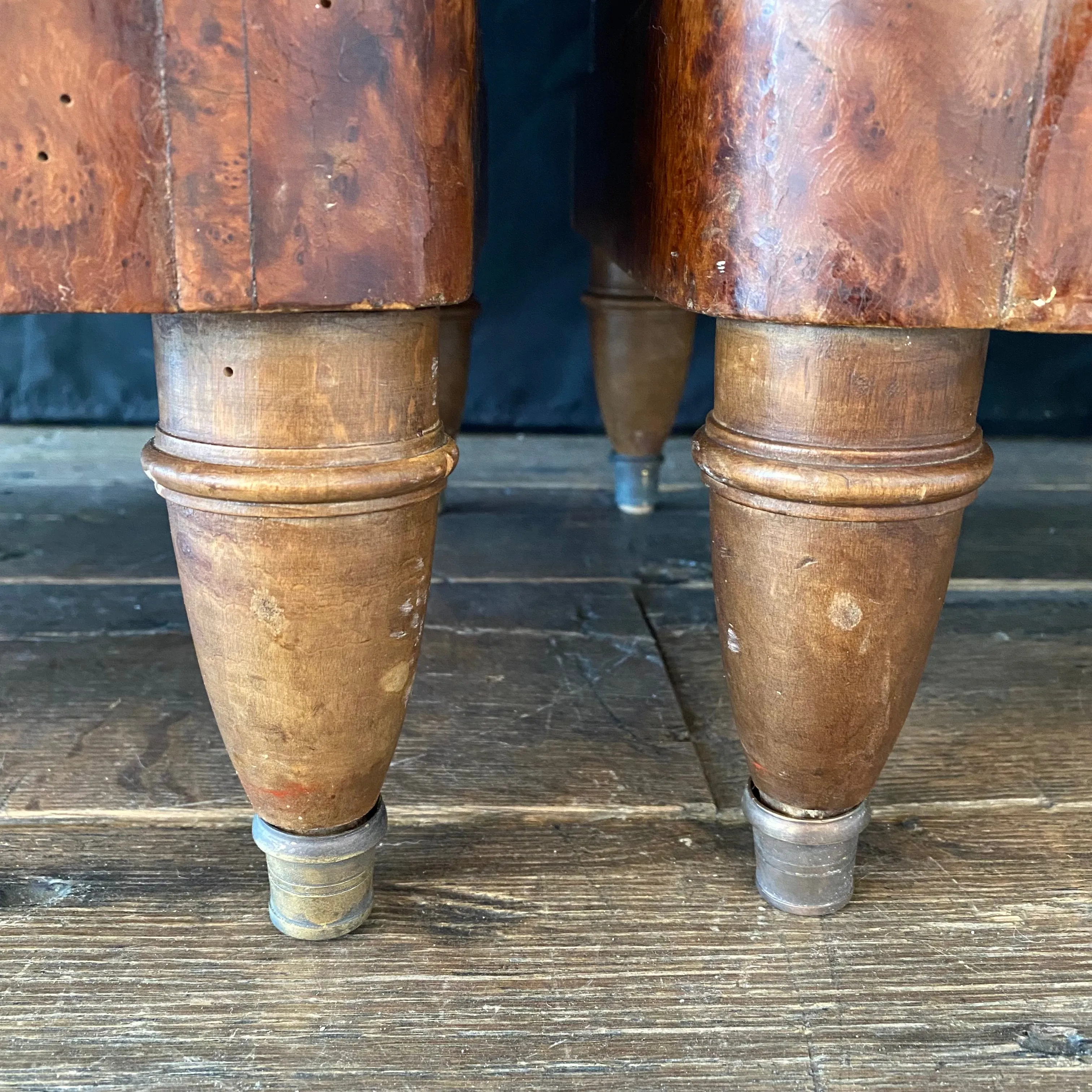 French Antique Pair of Marble Top Burlwood Inlaid Nightstands or Side Tables with Figural Marquetry