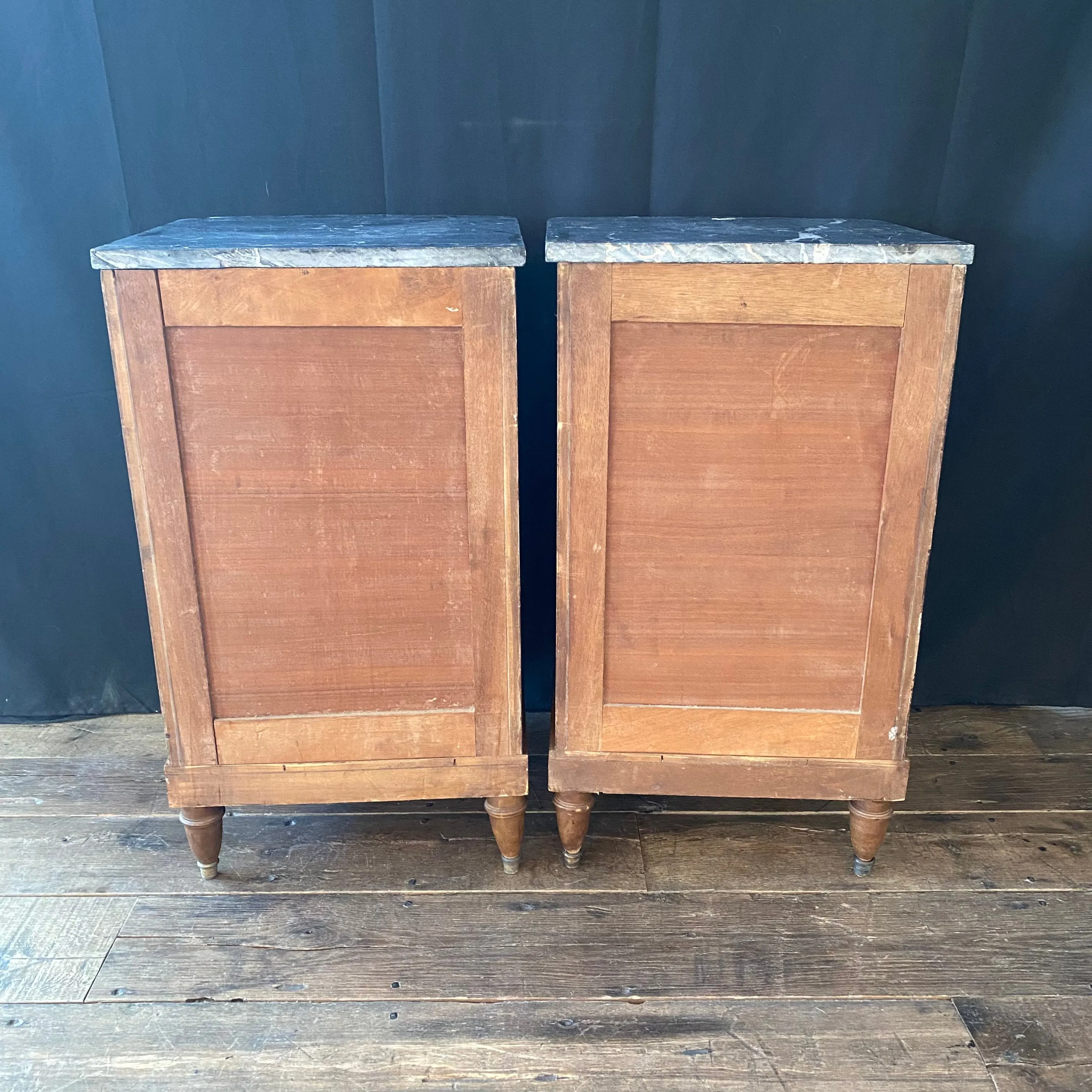 French Antique Pair of Marble Top Burlwood Inlaid Nightstands or Side Tables with Figural Marquetry